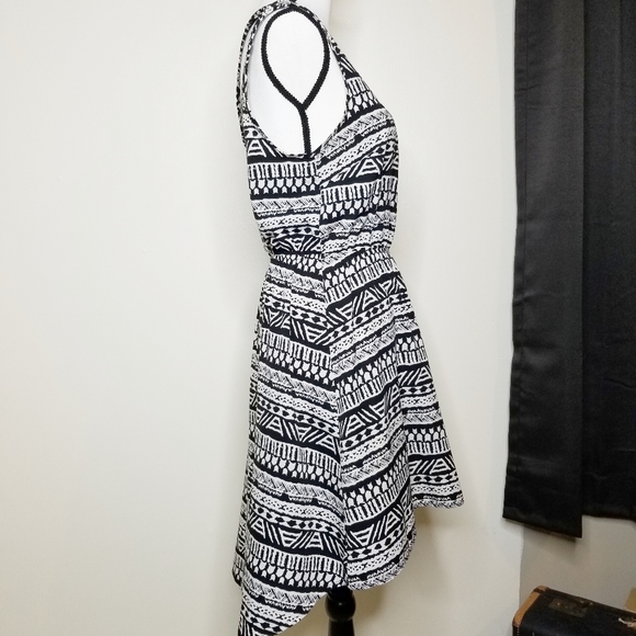 ⭐LAST CHANCE SALE ⭐$5 ⭐AMBIANCE APPAREL SLEEVELESS DRESS - Picture 4 of 6